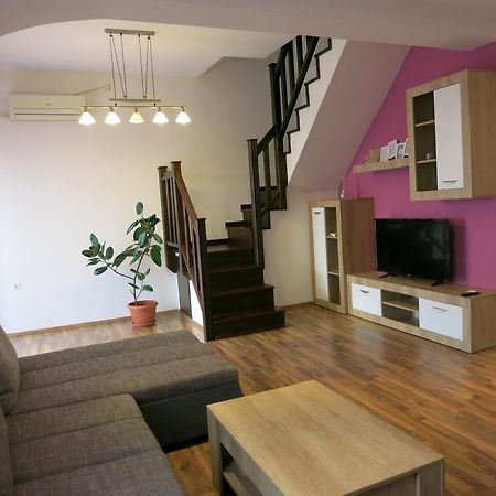 Penthouse Apartament Nufarul Орадеа Екстериор снимка
