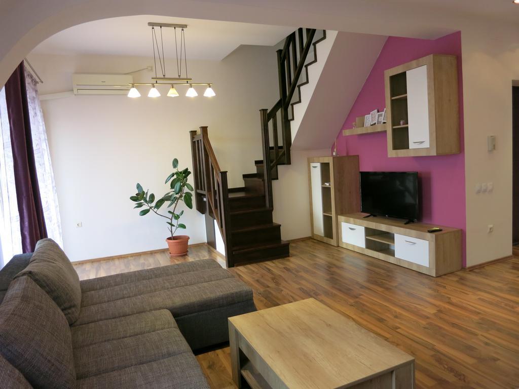 Penthouse Apartament Nufarul Орадеа Екстериор снимка